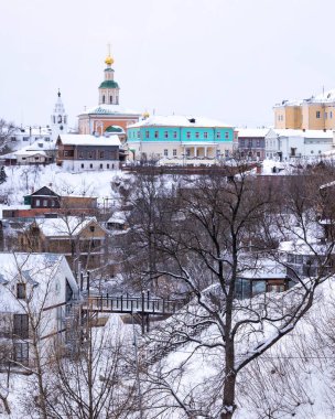 Kiliseyle birlikte kış manzarası. Vladimir, Rusya
