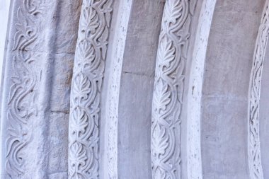 Taş oyması, çiçek deseni