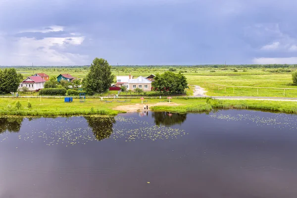 Mstera Rosja Czerwca 2021 Krajobraz Wsi Rzeką Plażą Domami Nieskończoną — Zdjęcie stockowe