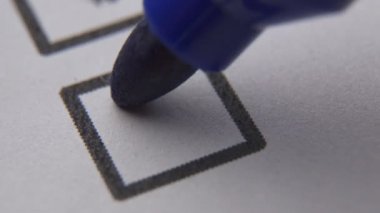 Listedeki kontrol kutusuna mavi işaretli bir işaret koy. Tamamlanmış ve tamamlanmış görev, yükümlülük, yükümlülük veya sorumluluk. Çalışma projesinin ilerlemesi.