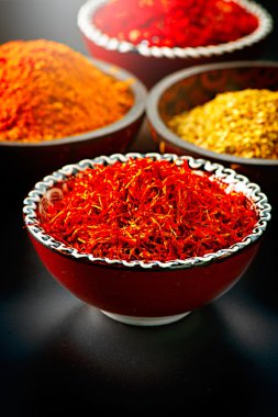 Baharat. Çeşitli baharatlar