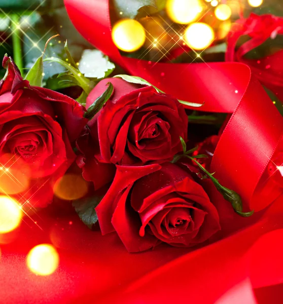 Μπουκέτο κόκκινα τριαντάφυλλα του Αγίου Βαλεντίνου — Φωτογραφία Αρχείου