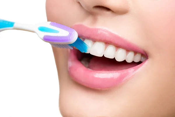 Hermosos dientes blancos sanos — Foto de Stock