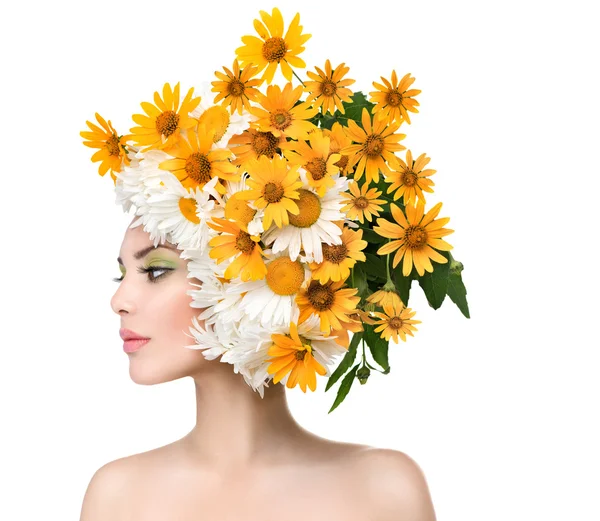 Dívka s vlasy daisy — Stock fotografie