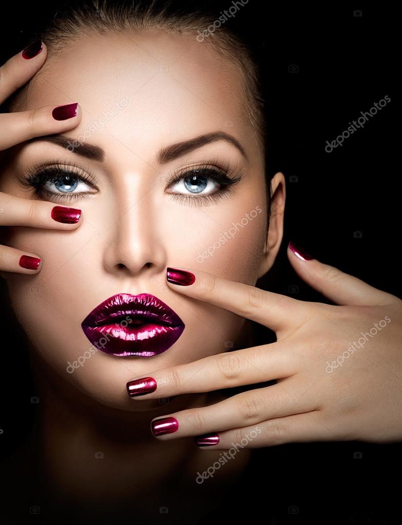 Mujer y uñas fotos de stock, imágenes de Mujer y uñas sin royalties |  Depositphotos