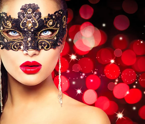 Woman wearing carnival mask — Stock Photo, Image