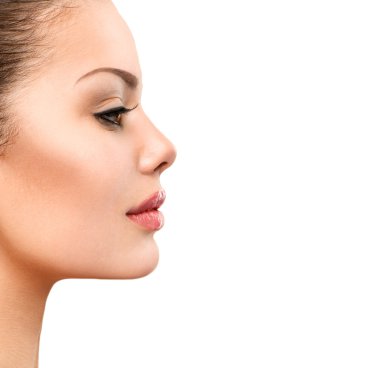 Temiz ciltli bir kadın.