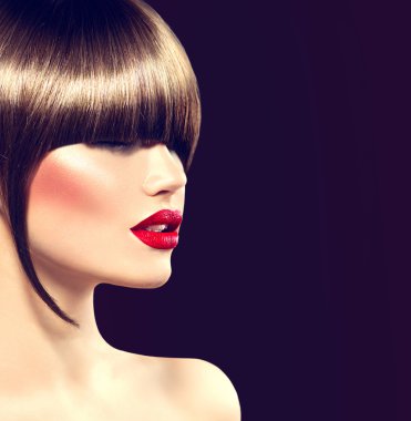 glamour saç kesimi ile model kız
