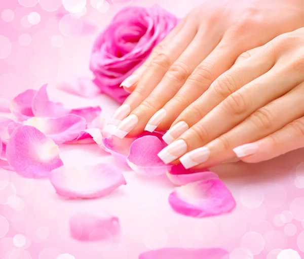 Spa delle mani. Mani femminili — Foto Stock