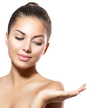 Boş kopya alanı gösterilen spa kız