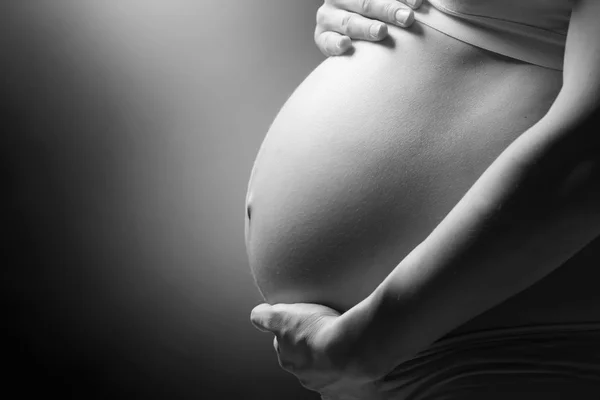 Gravid kvinna mage. — Stockfoto