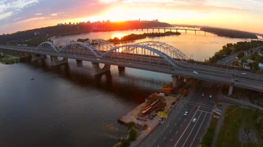 Demiryolu Köprüsü Dinyeper Nehri üzerinde