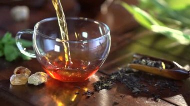 Çaydanlık ve bardak çay bardağı