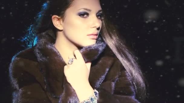 Girl in Mink Fur Coat — Stock Video