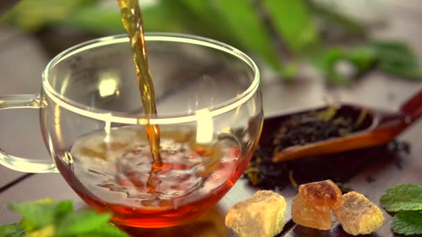 Thé pot et tasse de thé en verre 