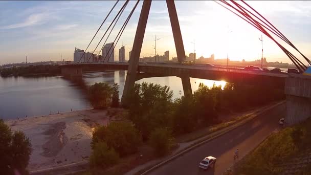 Ponte de Moscou sobre o rio Dnieper — Vídeo de Stock