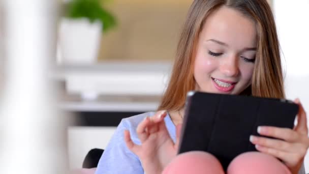 Teenage Girl using Tablet — Stock Video