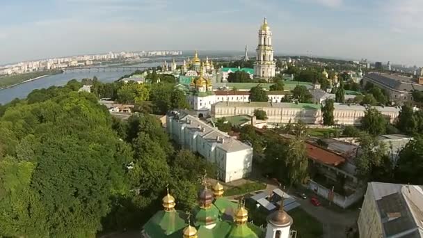 Luchtfoto van kiev pechersk lavra — Stockvideo