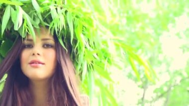 Çelenk kafasına kadında yaz