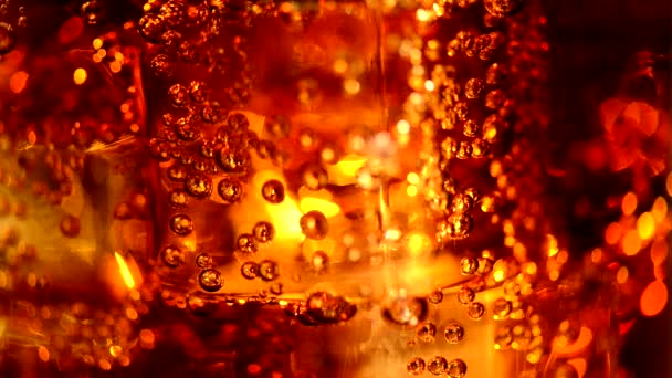 Cola avec glace et bulles 