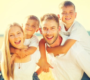 Aile buğday yaz alanında