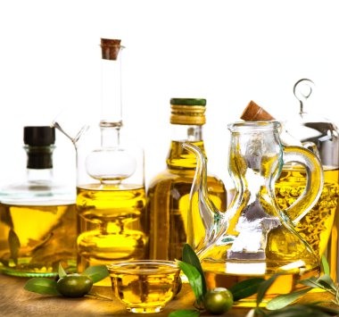 Şişe ve kavanoz zeytin yağı