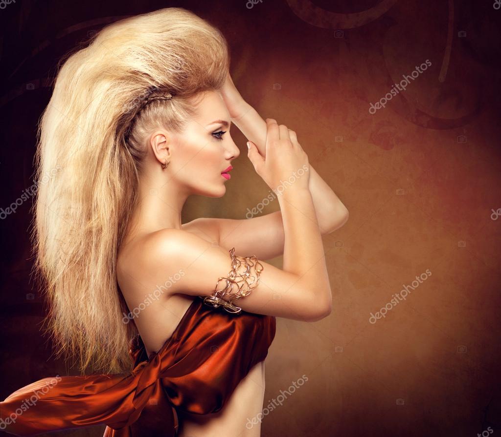 Model girl with mohawk hairstyle Stock Photo by ©Subbotina 80040466 Model girl with mohawk hairstyle Stock Photo by ©Subbotina 80040466