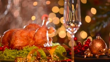 Tatil sofra Türkiye ile dekore edilmiştir.