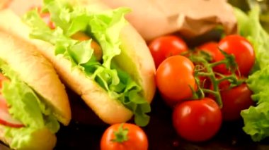 Izgara sosis hardallı