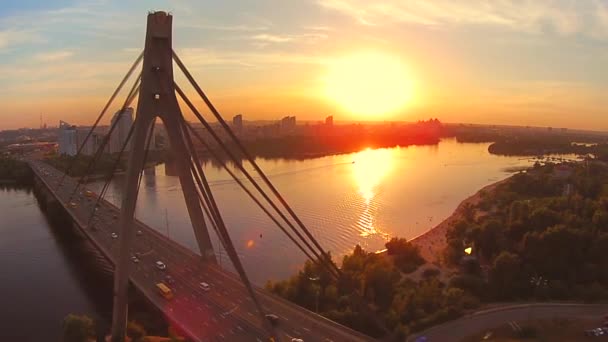 Puente de Moscú sobre el río Dniéper — Vídeos de Stock