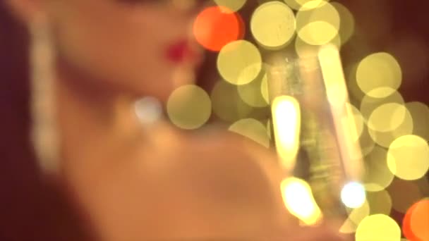 女人戴着假面舞会面具 — 图库视频影像