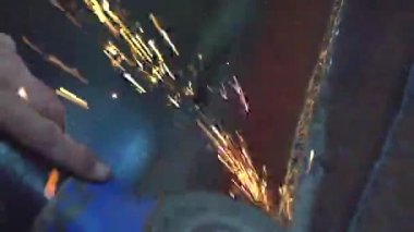 Çelik yapı işlemi taşlama