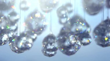 Yanıp sönen kristaller ile Avize.