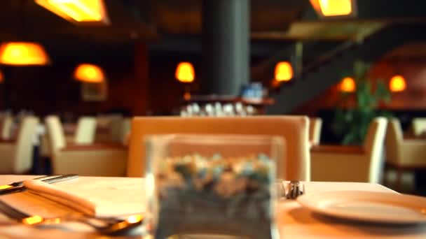 Dinner in a restaurant. Served tables — Stock Video