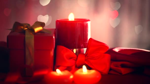 Schöner Weihnachtstisch mit Kerzen. — Stockvideo
