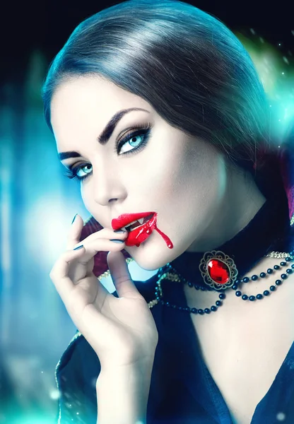 Magnifique portrait de femme vampire halloween . — Photo