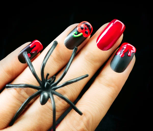 Halloween nagel kunst design. — Stockfoto