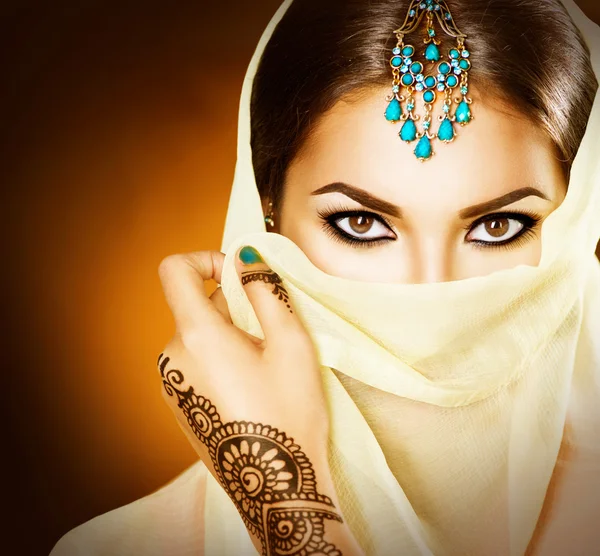 Magnifique portrait de fille indienne . — Photo