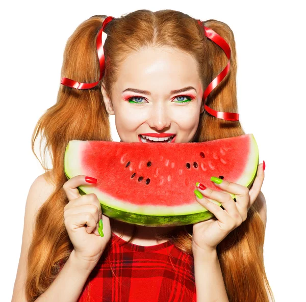 Modelo menina comer melancia — Fotografia de Stock