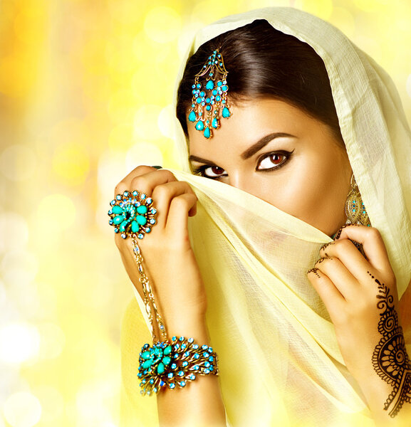 Красивый портрет арабской женщины
.