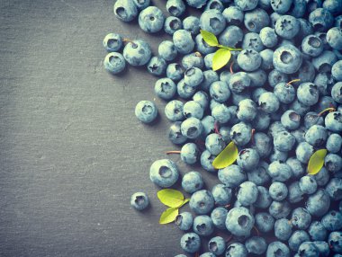 sulu taze çekilmiş yaban mersini