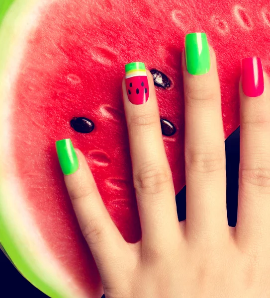 Watermeloen stijl kunst manicure — Stockfoto