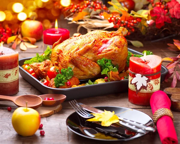 Roasted turkey garnished with potato — Stock Photo, Image