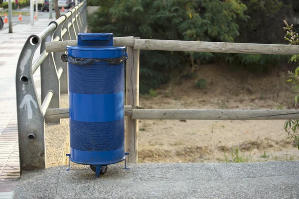 Garbage container on the street — Stock Photo, Image