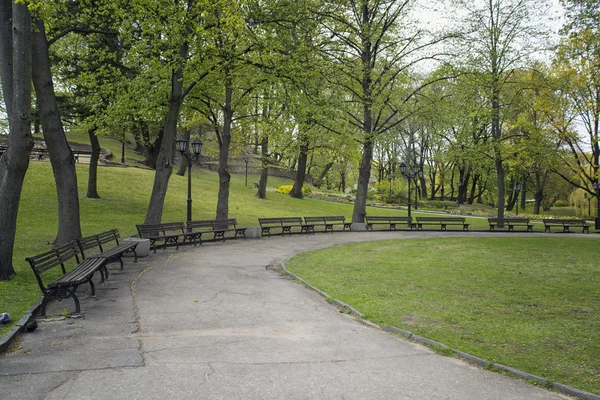 Bastionshügel und Park in Riga. Lettland — Stockfoto