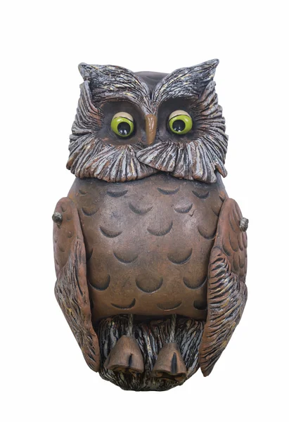 Figurine en argile de hibou isolé sur blanc . — Photo