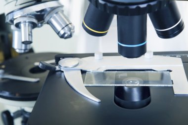 laboratuvar mikroskop. bilimsel ve Sağlık Araştırma.