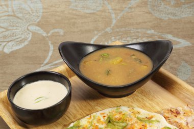 Güney Hint yemek Uthappams sambar ile