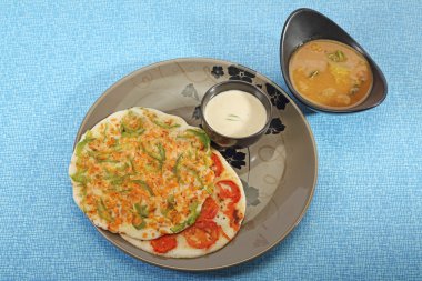 Güney Hint yemek Uthappams sambar ile