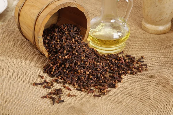 Karanfil ve petrol - Hint baharat